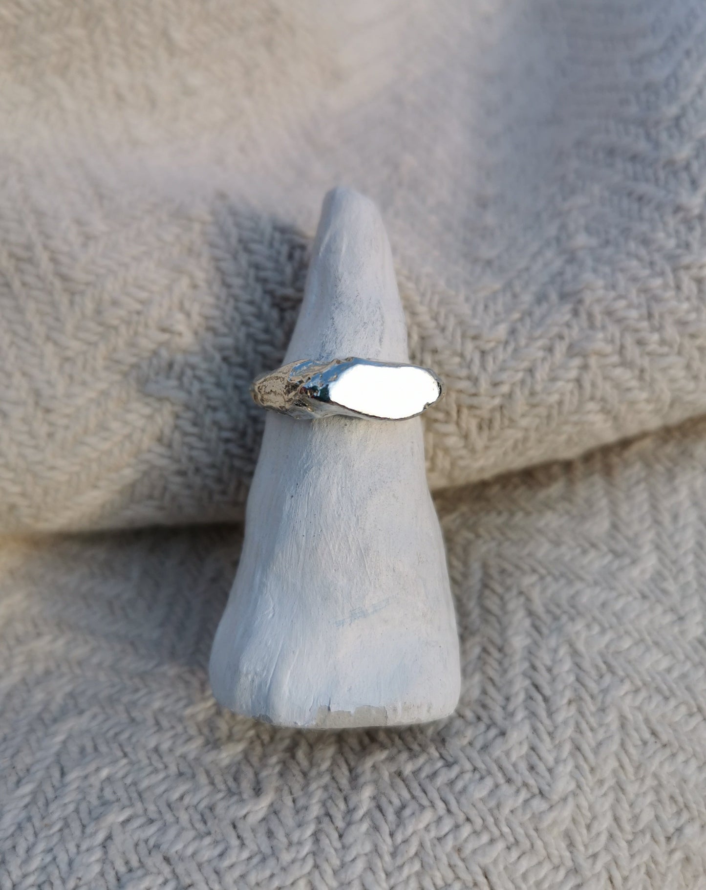 Blank Faced Organic Formed Ring